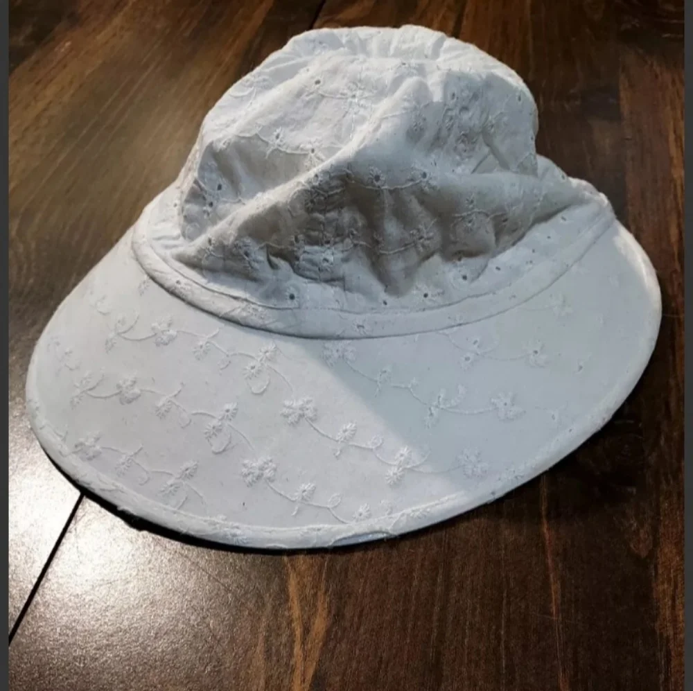 Sun visor Hat White Floral Garden Summer Sun Shade White Woman  (0265)